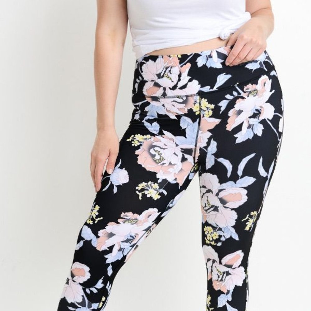 Black Tropical floral Leggings (New with Tags)